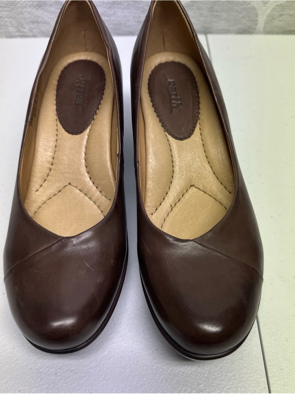 Earth Brown Leather Round-Toe Heels